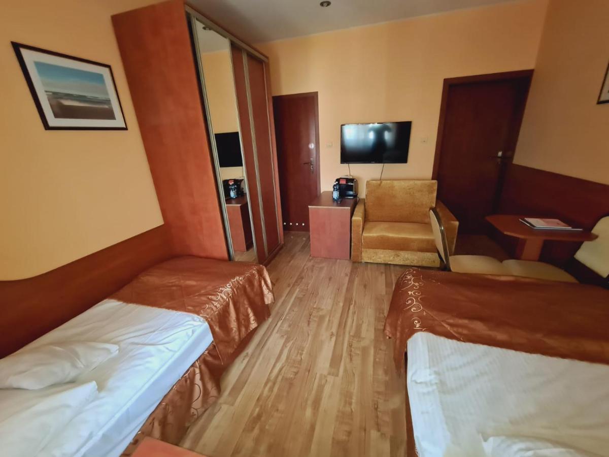 多萝西别墅旅馆 布斯克·兹德鲁伊 外观 照片